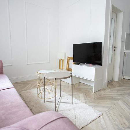 Etoile City Center Apartments Belgrado Buitenkant foto